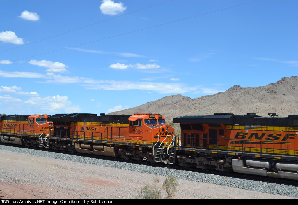 BNSF 3906